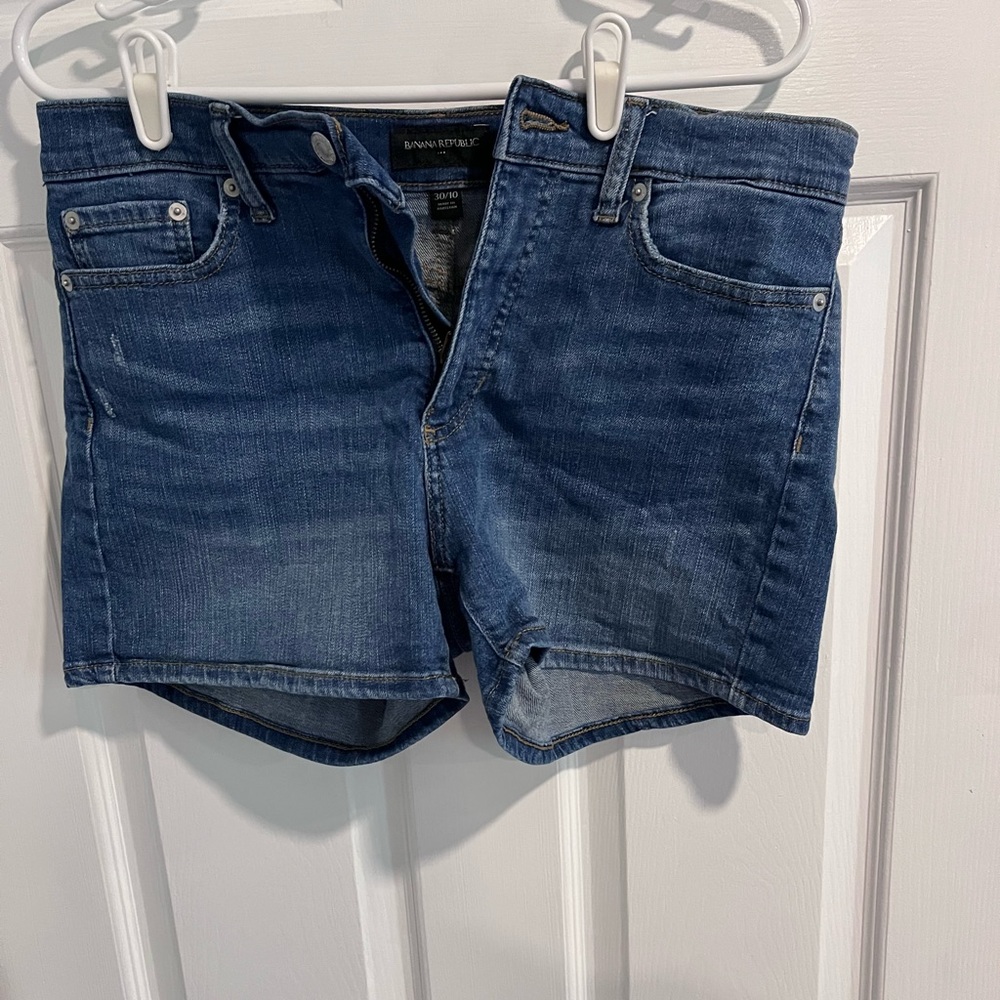 Banana Republic Jean Shorts. Size 30/10.